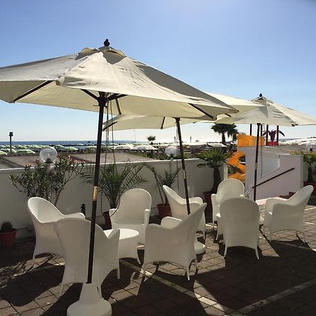 Hotel Belvedere Spiaggia ريميني المظهر الخارجي الصورة